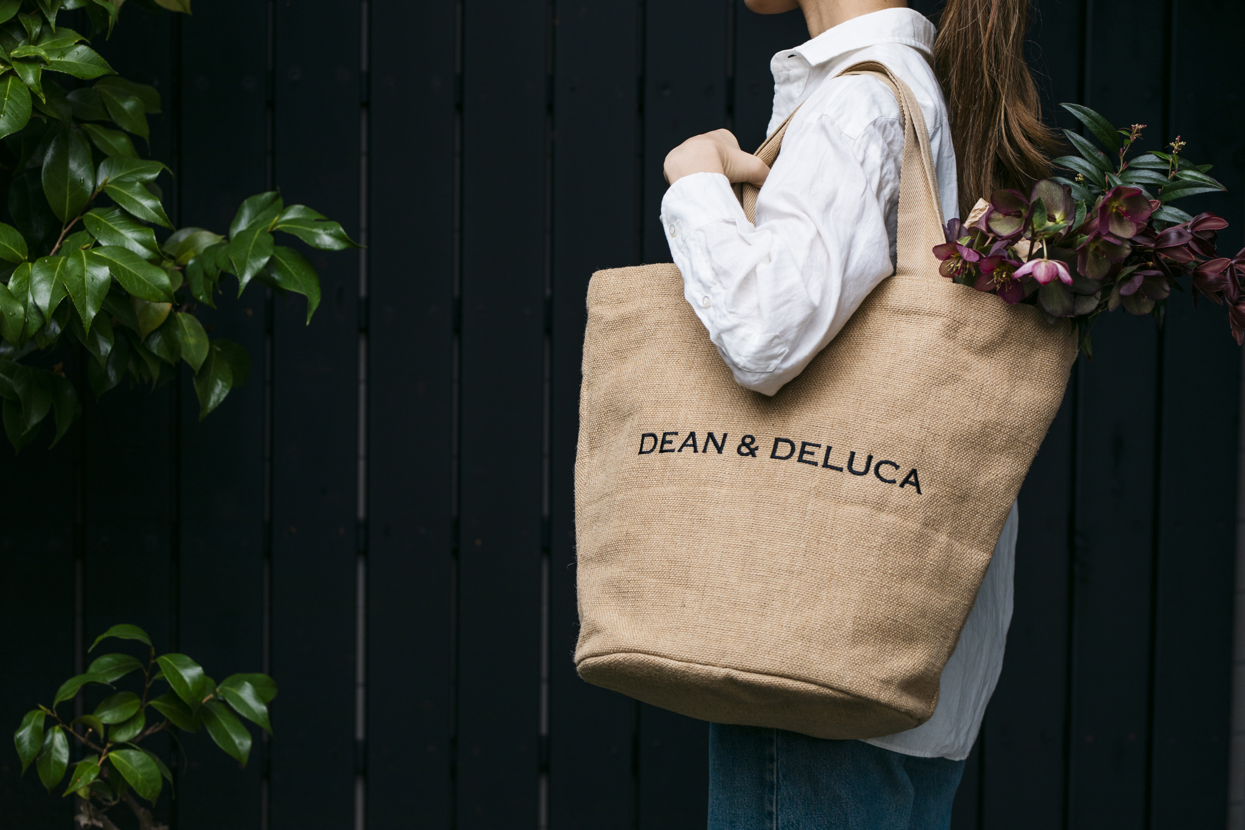 DEAN & DELUCA「ジュートマーケットトートバッグLサイズ」使用イメージ