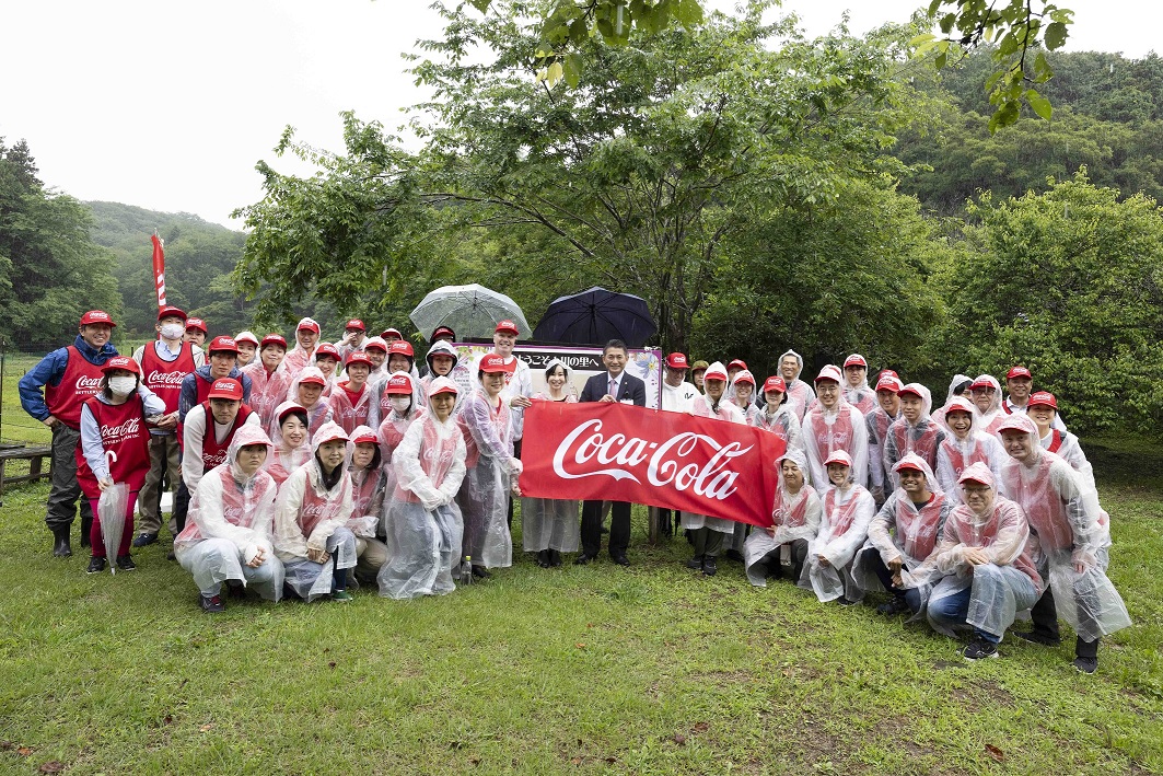 日本コカ･コーラとコカ･コーラボトラーズジャパンの両社の社員が活動に参加