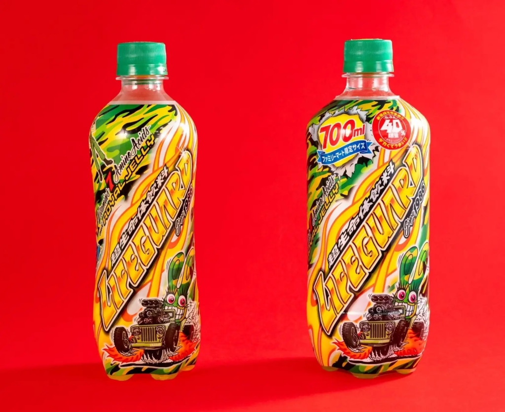 ファミリーマート 「メガライフガード 700ml」写真左:通常品、右:増量品