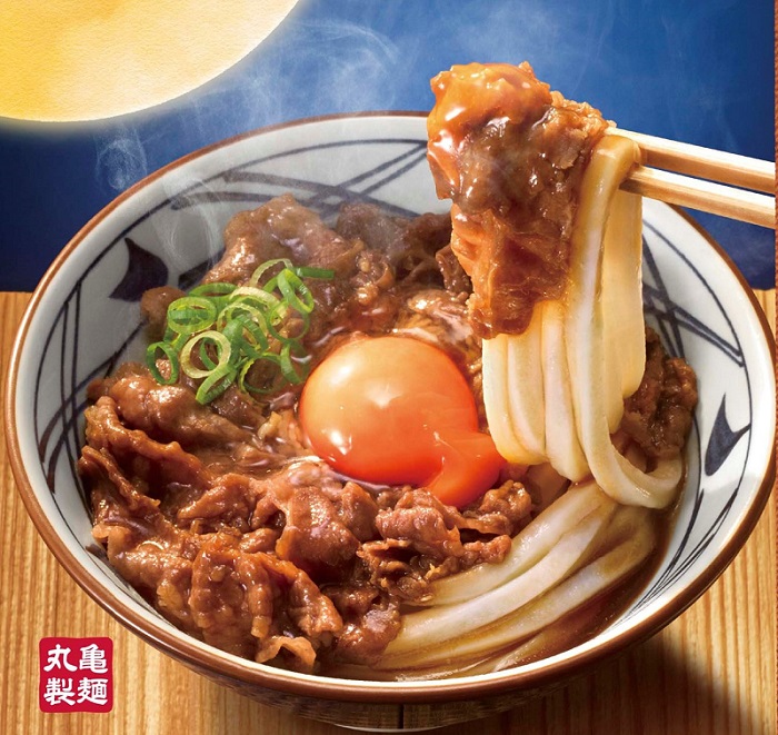 丸亀製麺「焼きたて牛すき釜玉うどん」