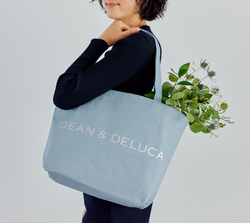 DEAN & DELUCA「チャリティートートバッグ スノーブルーLサイズ」