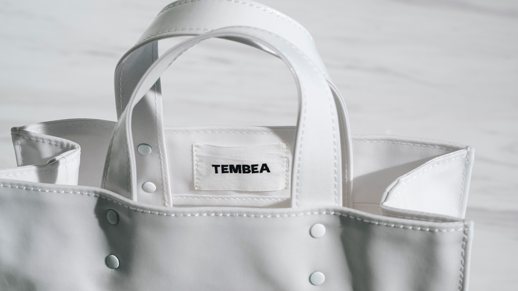 ディーンアンドデルーカ「PAPER TOTE WHITE」