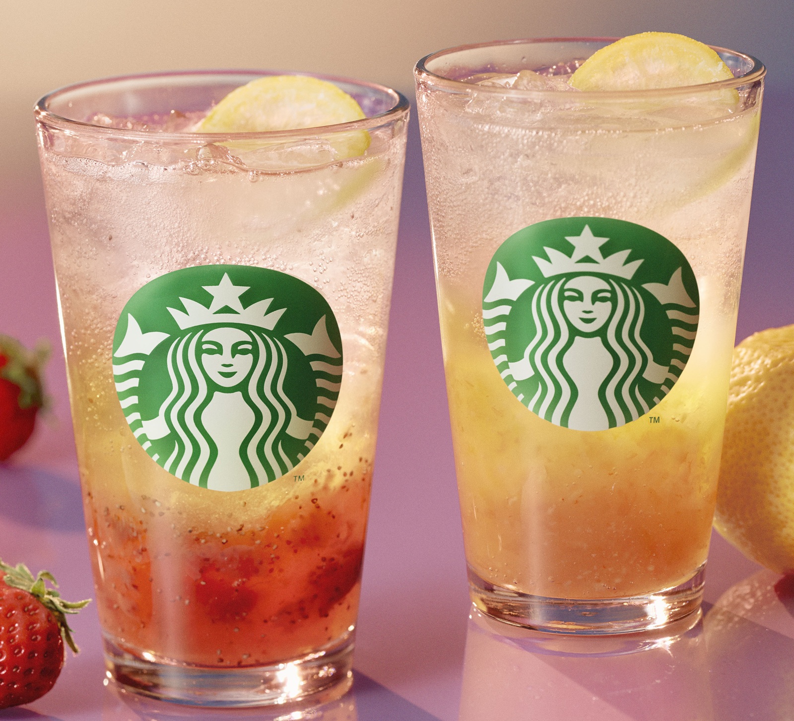 スターバックスコーヒー「チラックス ソーダ ストロベリー」「チラックス ソーダ ゆずシトラス」