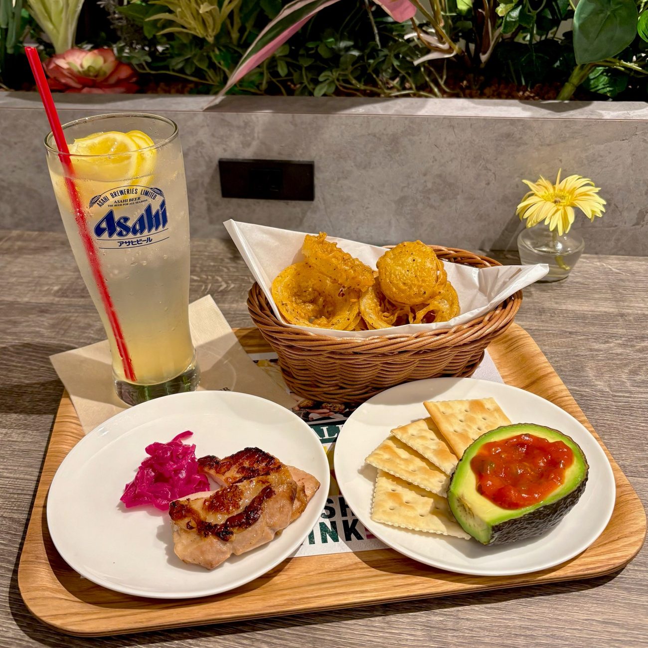 フレッシュネスバーガー、お酒とおつまみのセットが650円～の夜限定